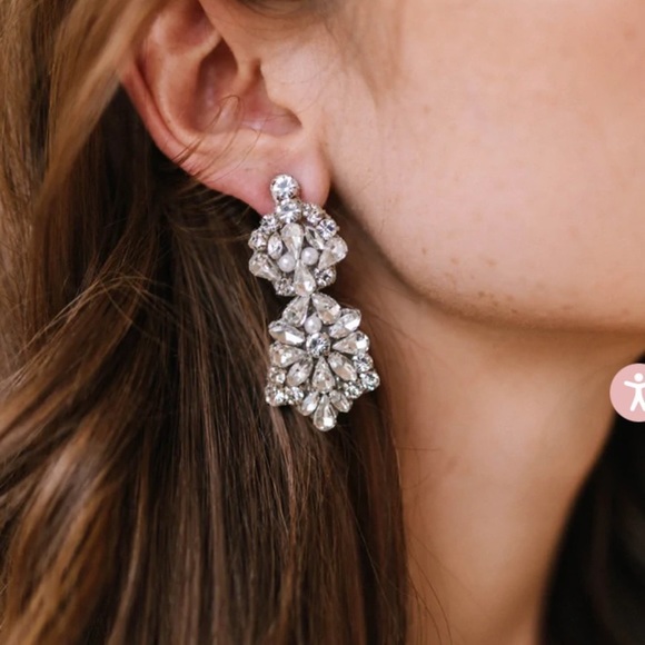 Untamed Petals HUNTER bridal earrings - Picture 3 of 5